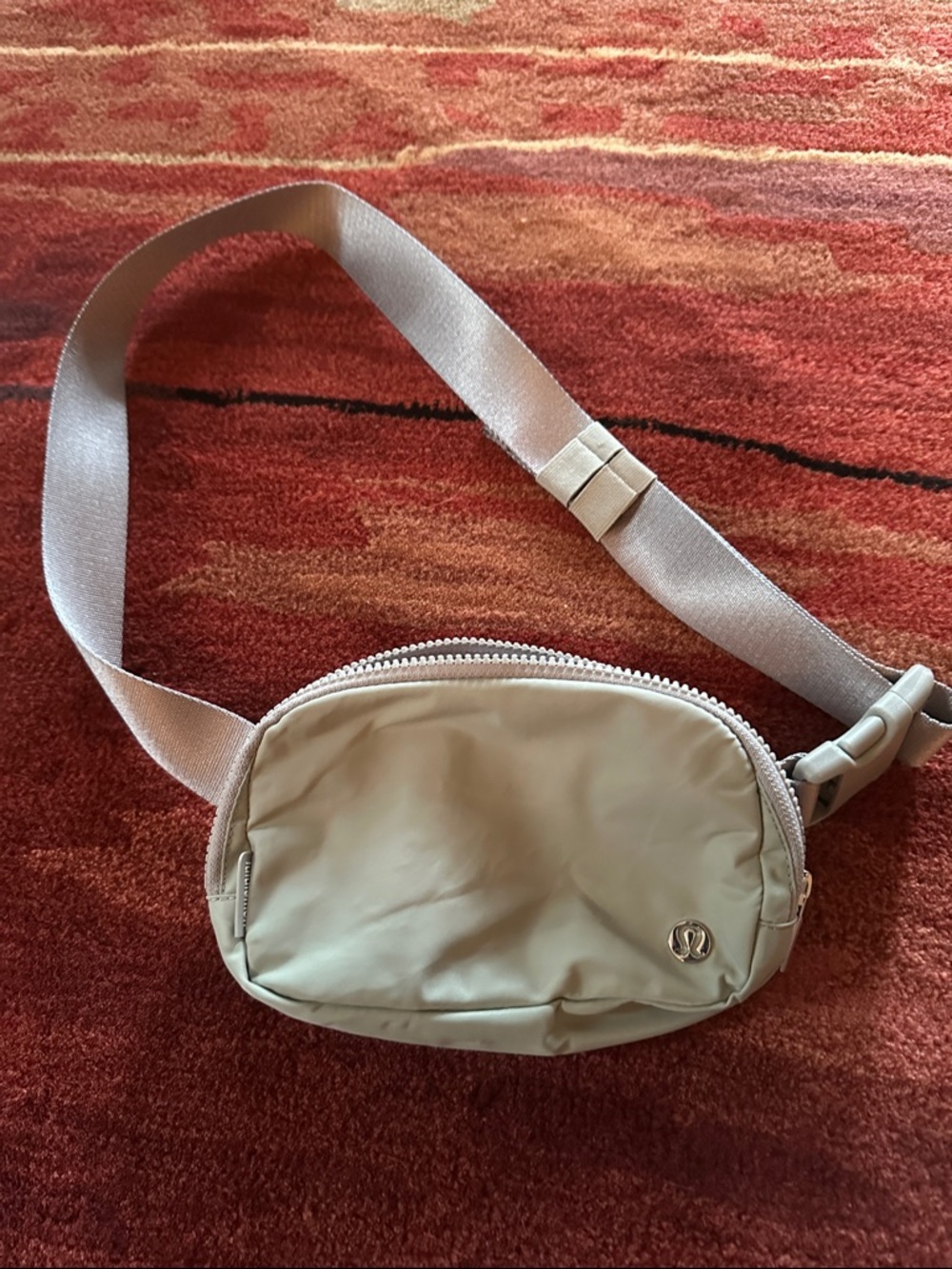 Lululemon Light Gray Waist Bag / Belt Bag Everywhere Bag